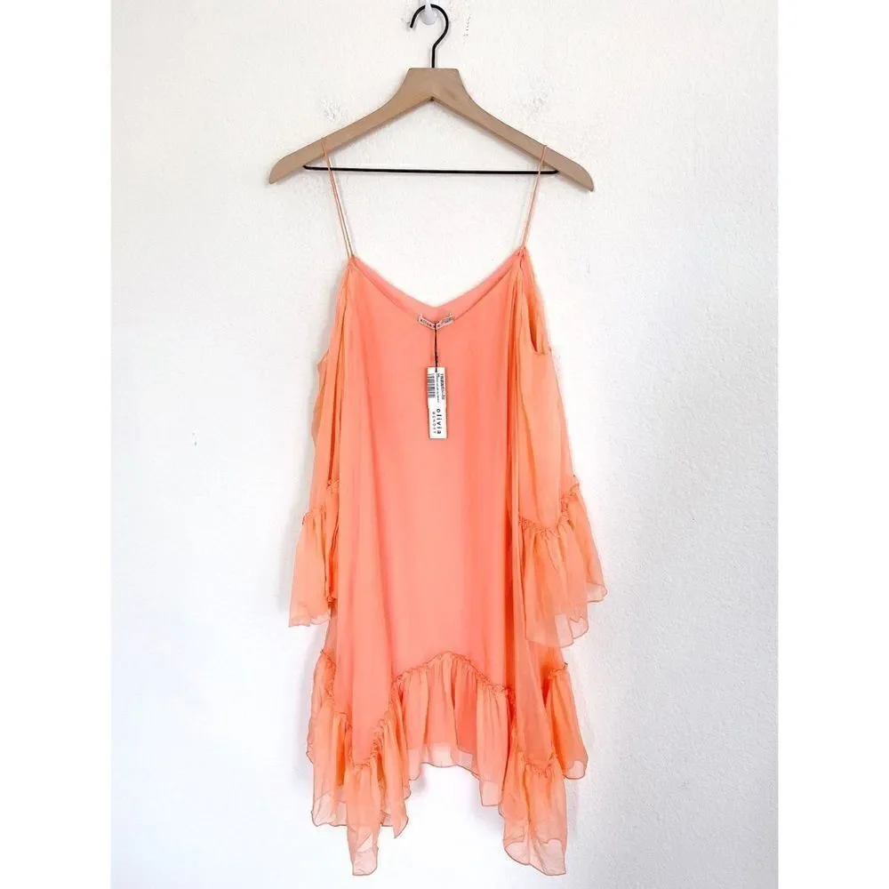 Alice + Olivia Ilaria 100% silk Dress in Peach